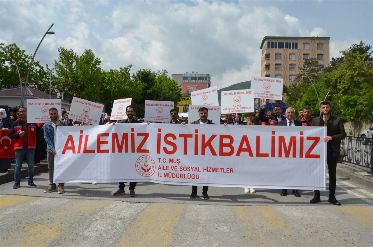 Muş'ta "Ailemiz İstikbalimiz" yürüyüşü yapıldı