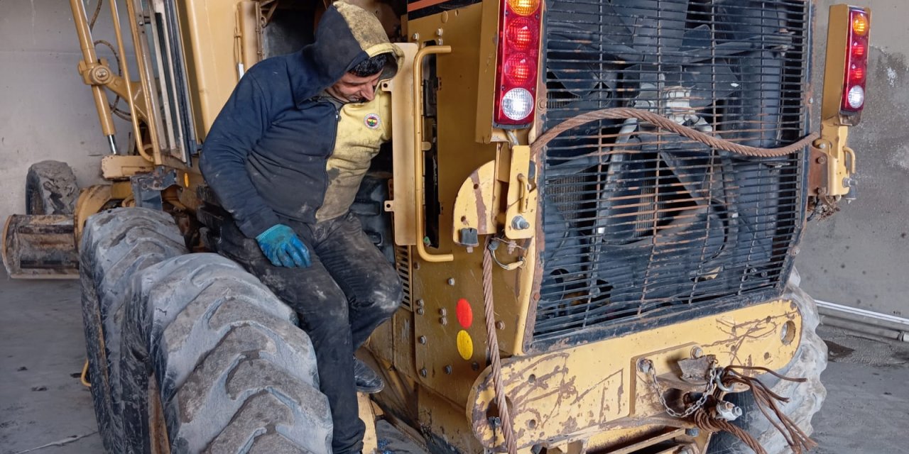 Patnos’ta hurdaya ayrılan araçlar yeniden onarılıyor