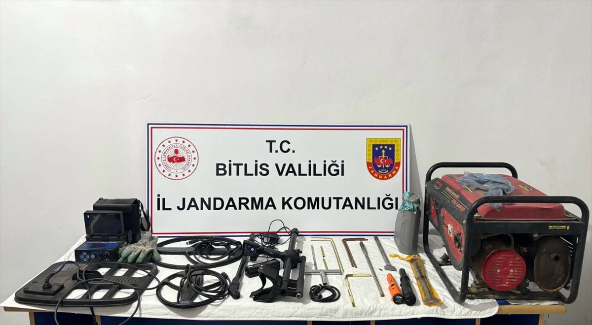 Bitlis'te izinsiz kazı yapan 2 kişiye suçüstü