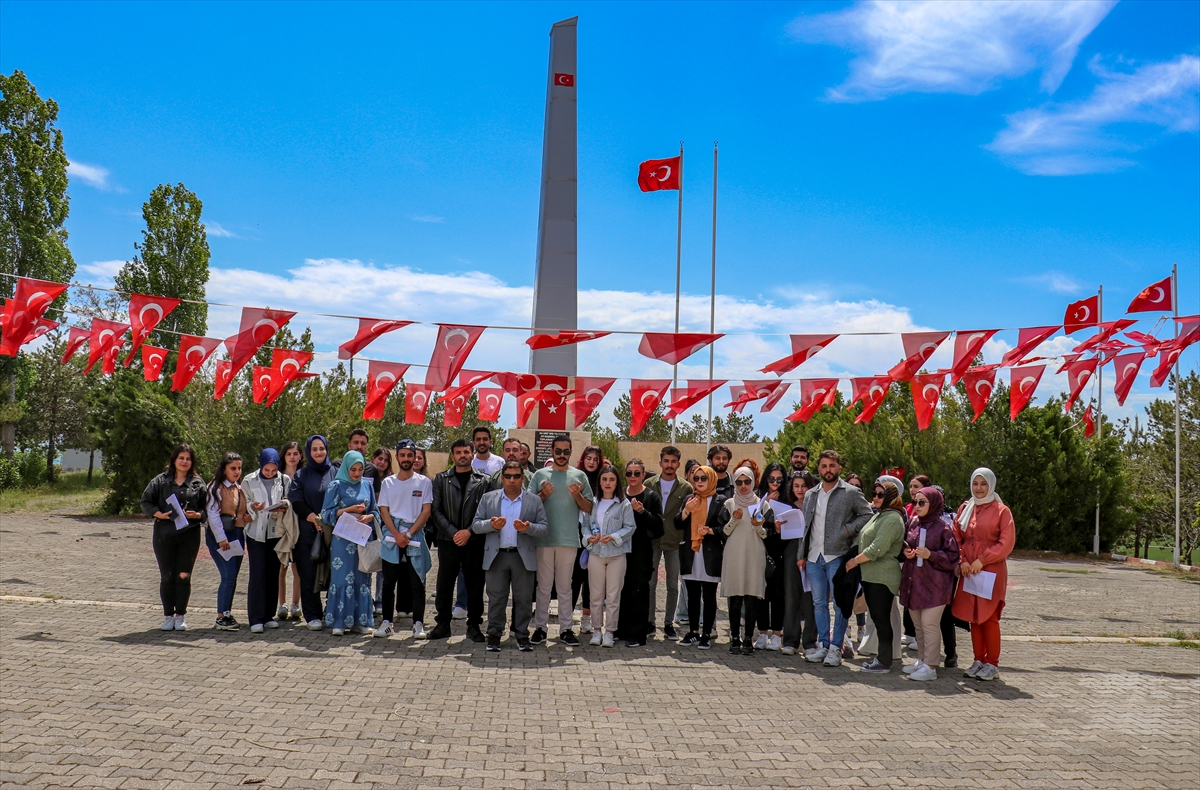 Van'da 1915 olayları sırasında Ermeni çetelerince katledilenler anıldı