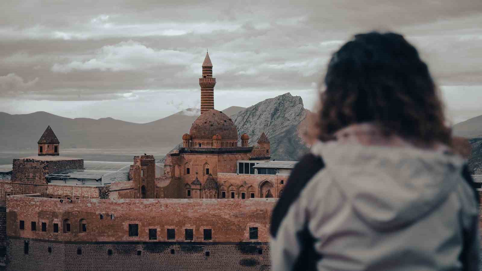 Geleceğin fotoğrafçılarını yetiştiriyor