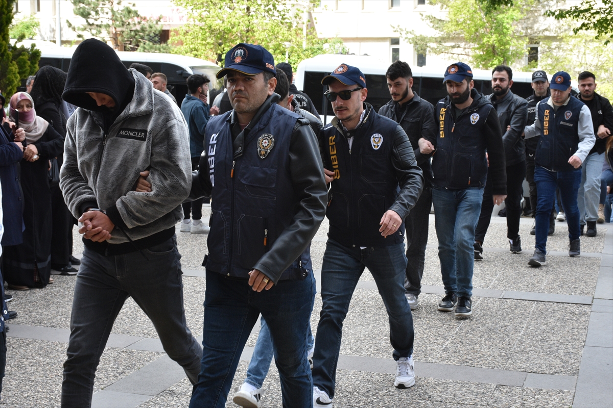 Yasa dışı bahis operasyonunda yakalanan 27 zanlı Erzurum Adliyesinde