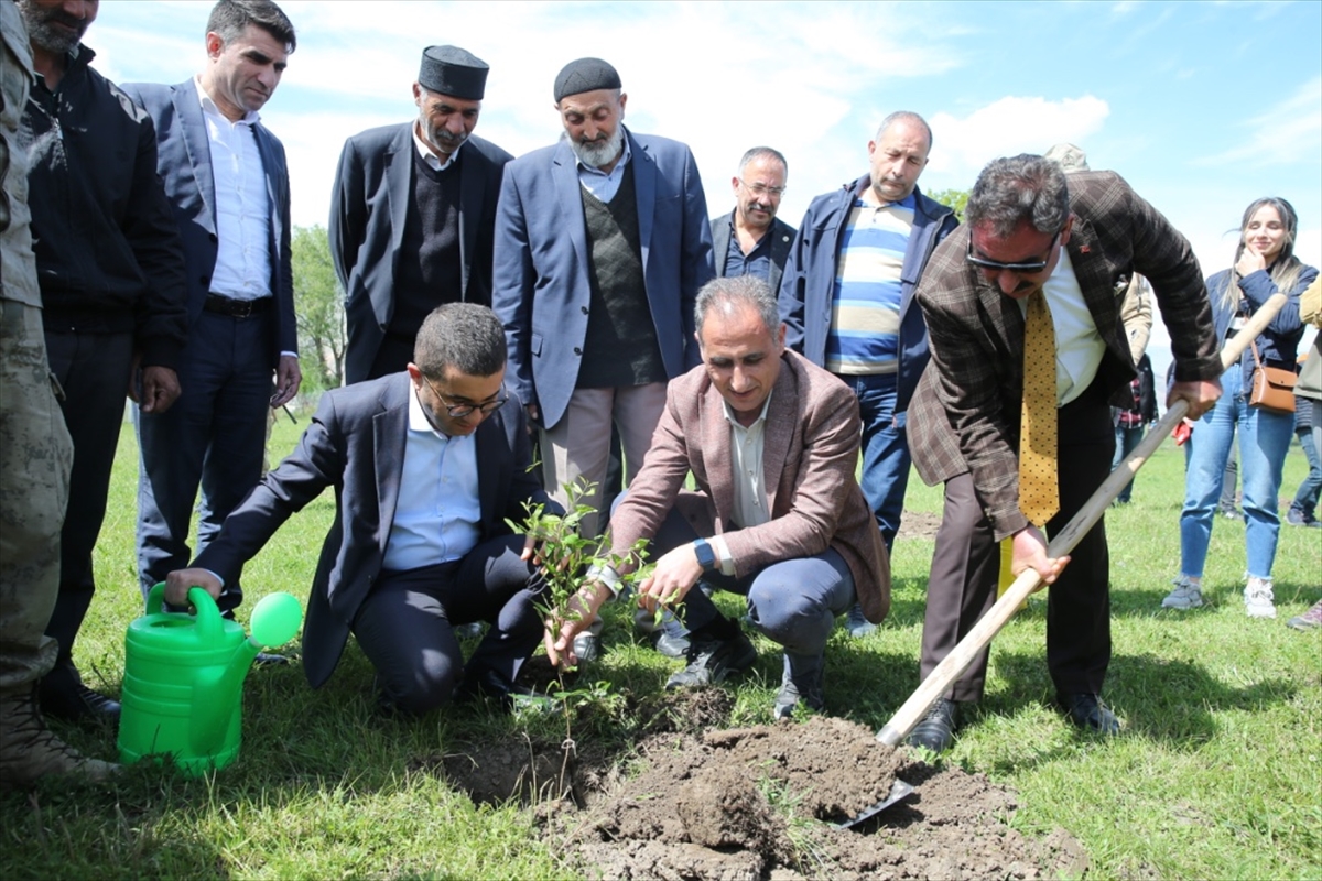 Kağızman'a nar bahçesi kuruldu