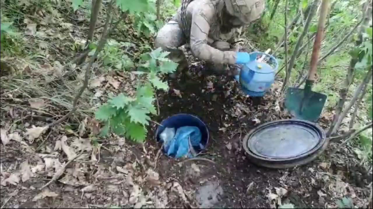 Bitlis'te toprağa gömülü çok sayıda patlayıcı bulundu