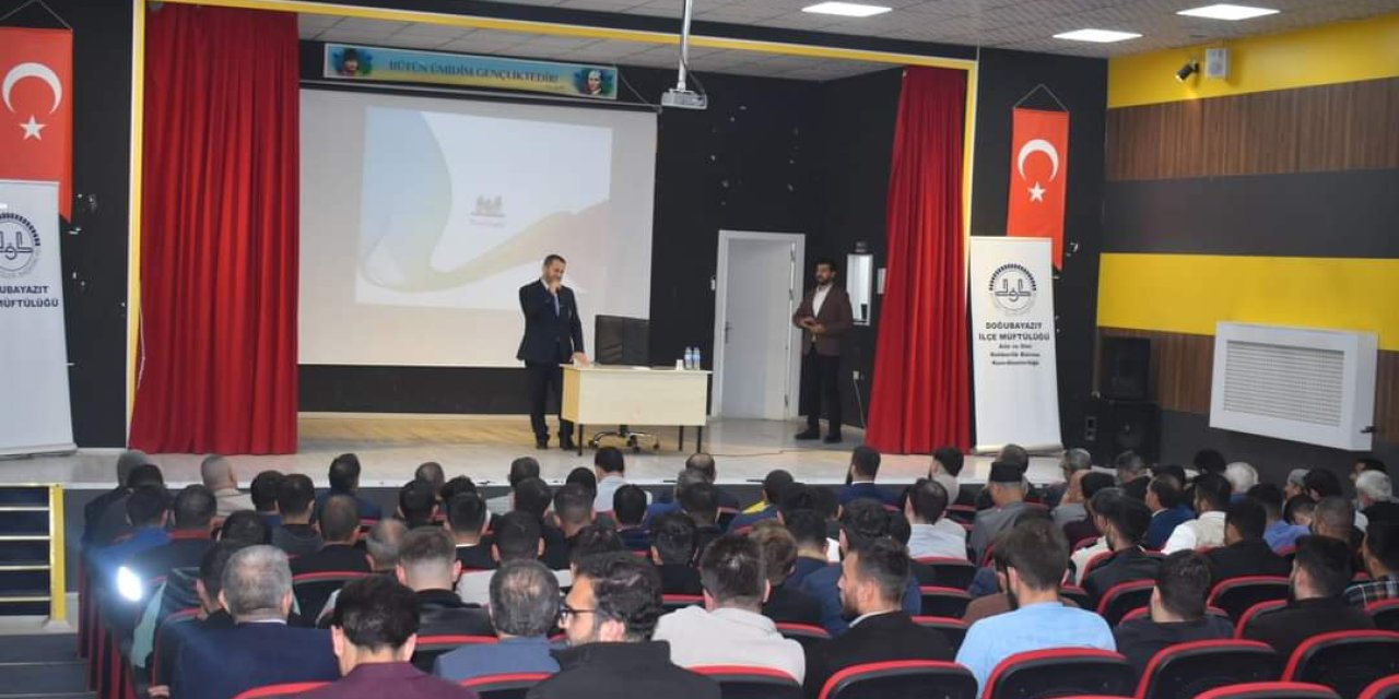 Doğubayazıt'ta "Savaş, Göç ve Aile" Konferansı