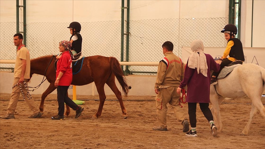 Diyarbakır'da 2 bin 350 özel öğrenci Atla Terapi Merkezinden yararlandı