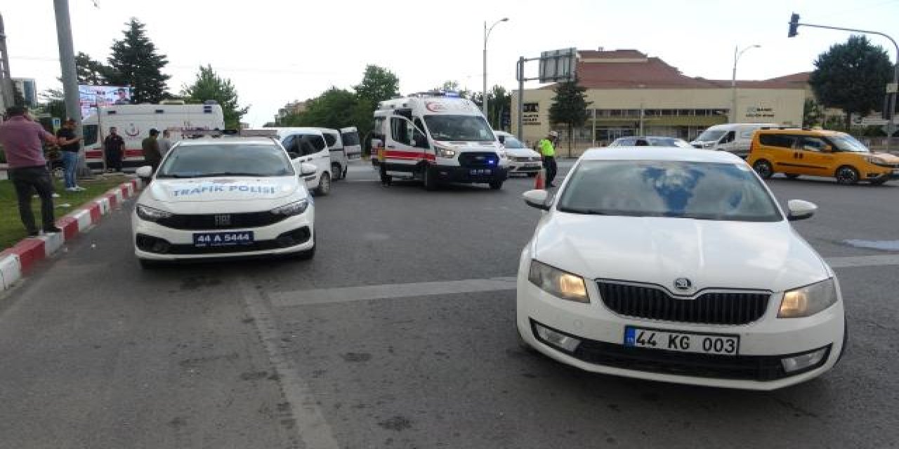 Malatya'daki trafik kazasında 2 polis memuru yaralandı