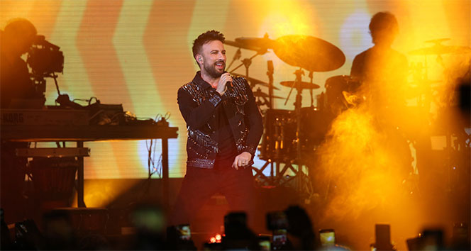 Tarkan, Almanya'da coşturdu