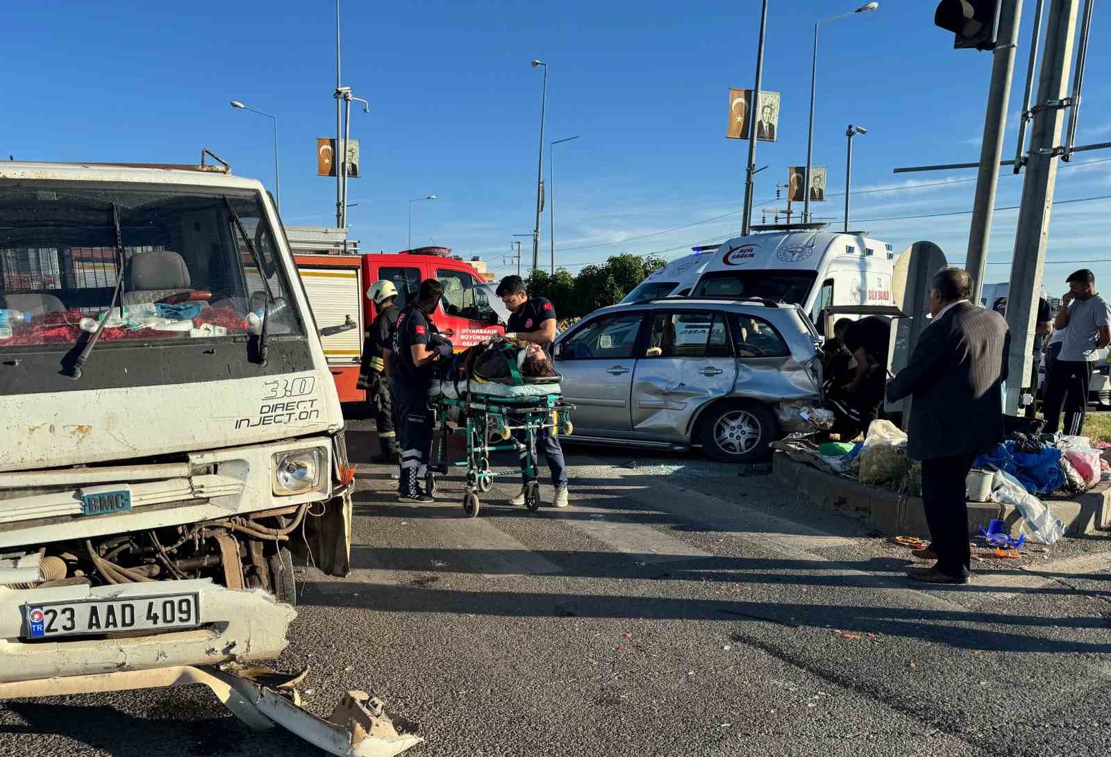 Diyarbakır’da otomobil ile pikap çarpıştı: 4 yaralı