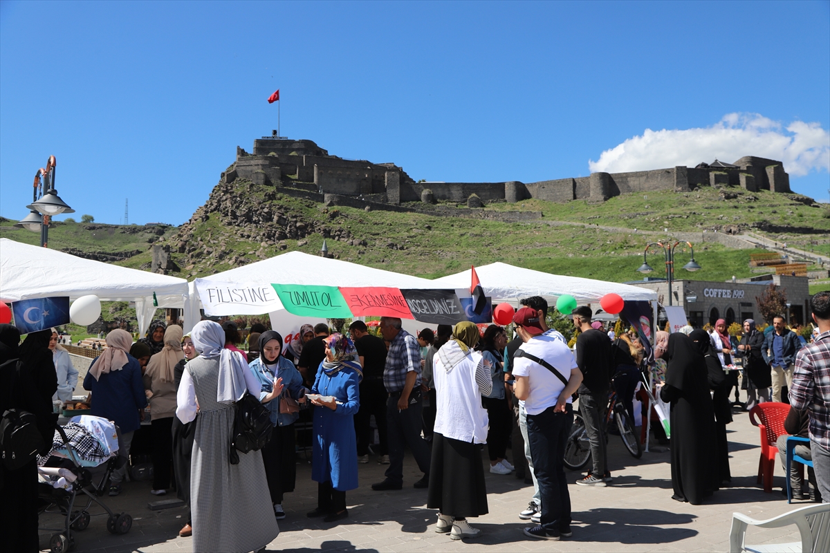 Kars'ta Filistin'e destek için kermes düzenlendi