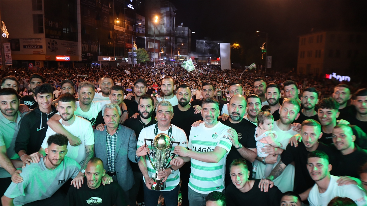 Iğdır FK'nin 1. Lig'e yükselmesi kentte coşkuyla kutlandı