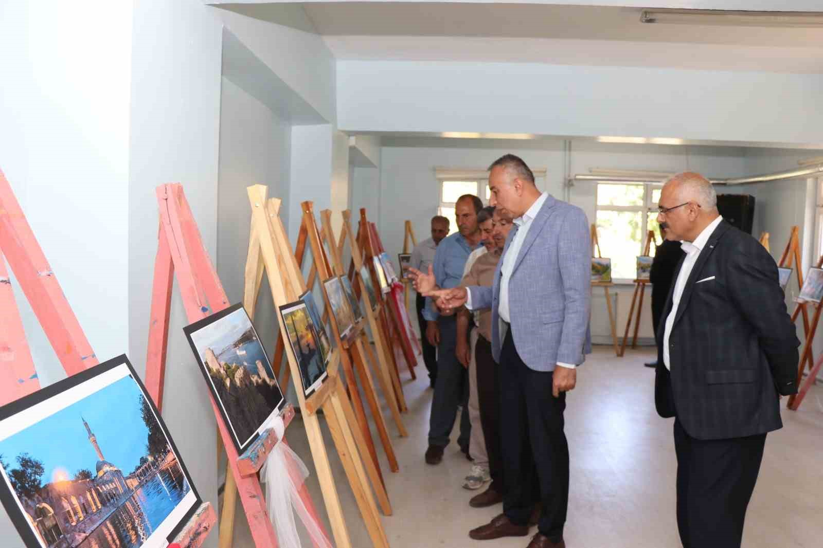 Erzurum'da öğretmenlerden "Fotoğraflarla Türkiye Mozaiği" sergisi