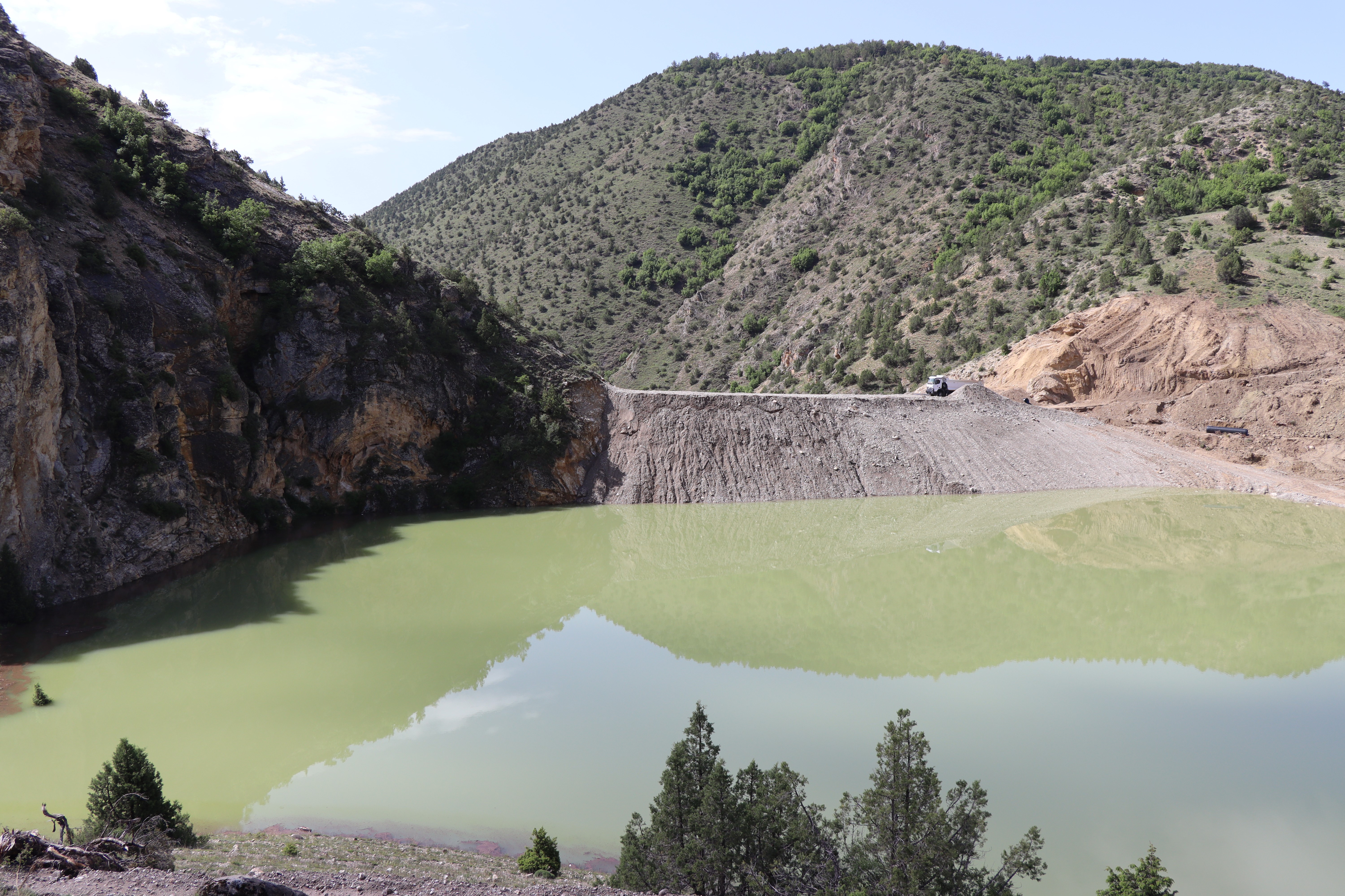 Erzurum'da köylülere gölet yapılıyor