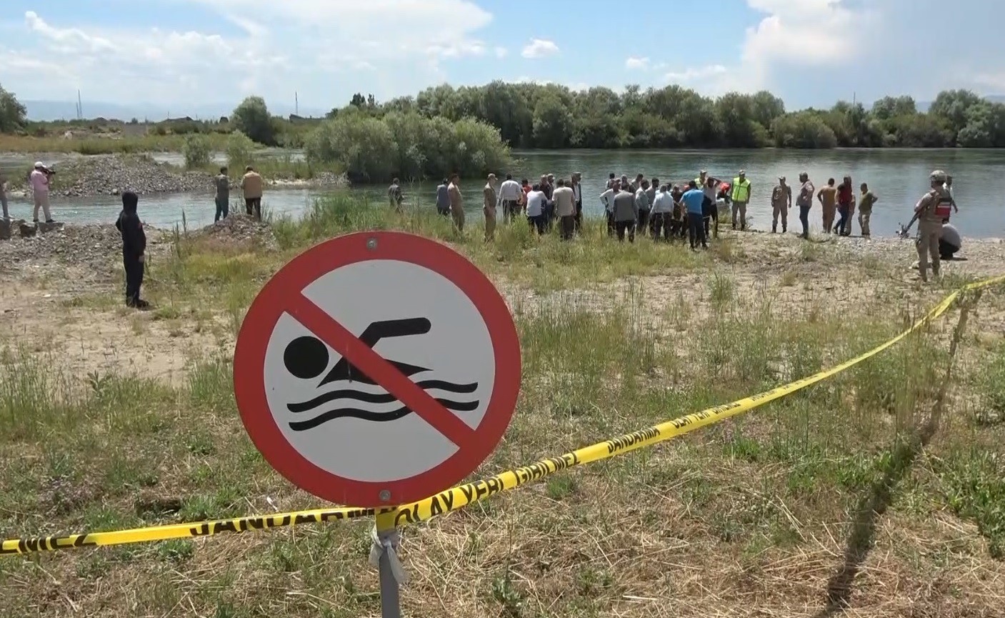 Muş'ta serinlemek için Murat Nehri’ne giren genç kayboldu