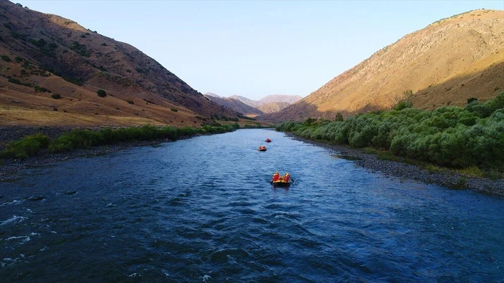 Murat Nehri'ne giren 14 yaşındaki çocuk kayboldu