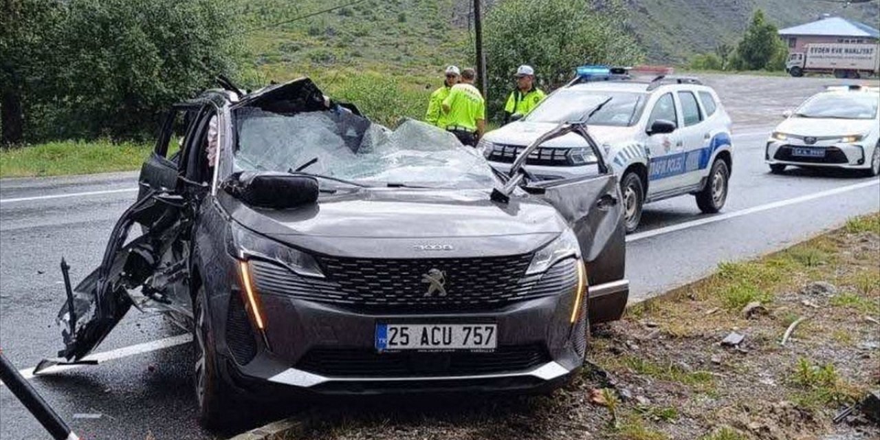 Ağrı'ya bayram tatili için geliyorlardı:1 kişi öldü, 2 kişi yaralandı