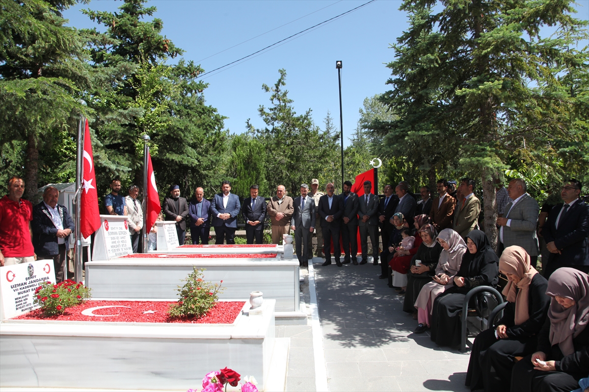 Şehit Uzman Çavuş Ardıç, Bitlis'te kabri başında anıldı