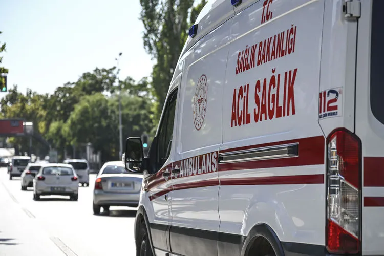 Erzurum'da otomobil devrildi: 5 yaralı