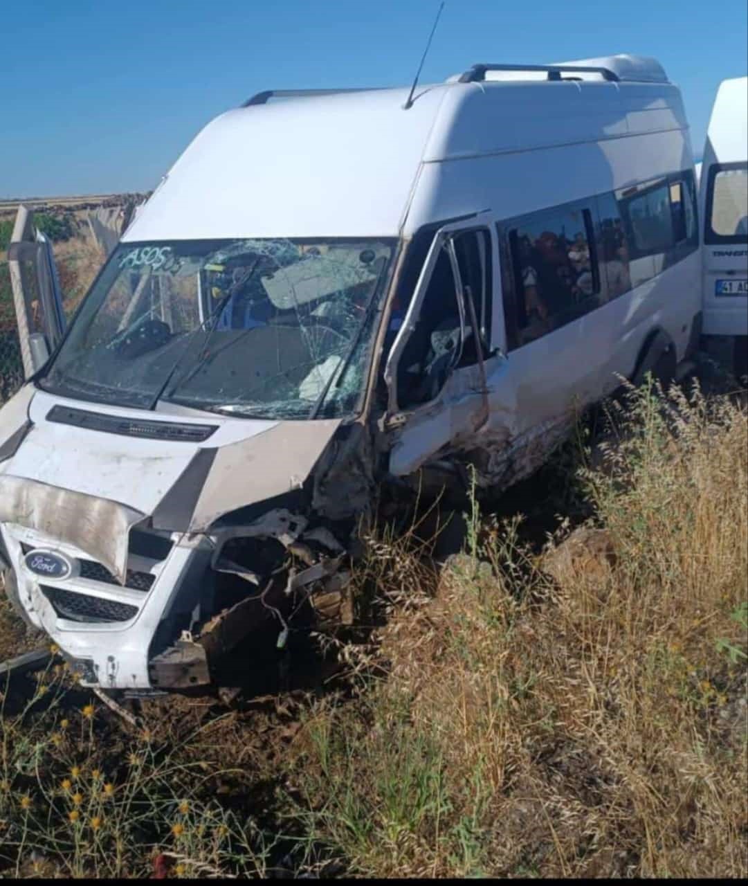 Diyarbakır’da iki feci kaza: 26 yaralı