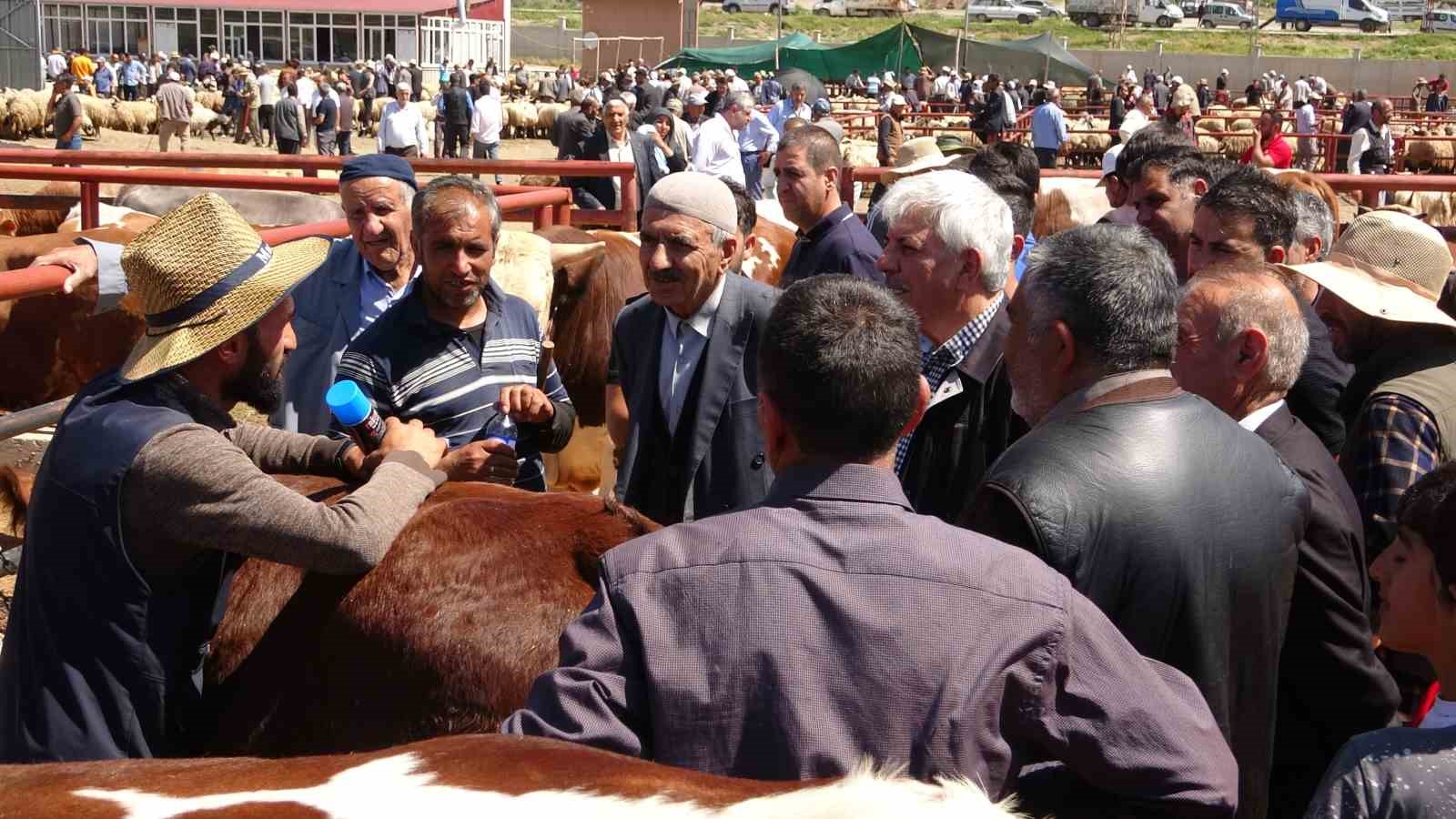 Van’da sıkı pazarlıklar başladı