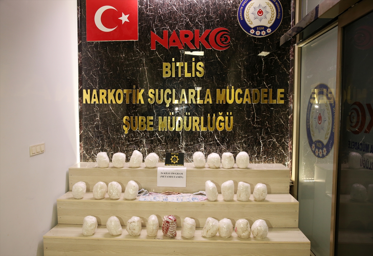 Bitlis'te kilolarca uyuşturucu ele geçirildi