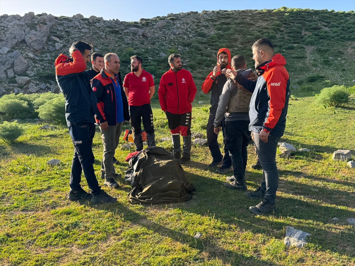 Bitlis'te attan düşen kadın ambulans helikopterle hastaneye ulaştırıldı