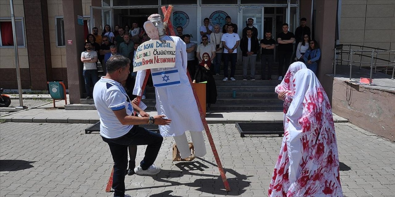 Kars'ta üniversite öğrencileri, İsrail'in Filistin'e yönelik saldırılarını protesto etti