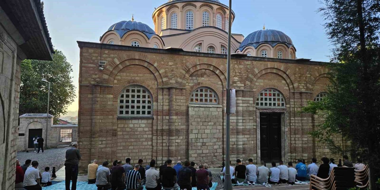 Kariye Camii’nde 79 yıl aradan sonra ilk bayram namazı kılındı