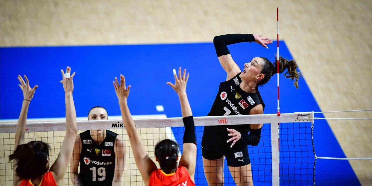 2024 FIVB Voleybol Milletler Ligi: Çin: 3 - Türkiye: 2