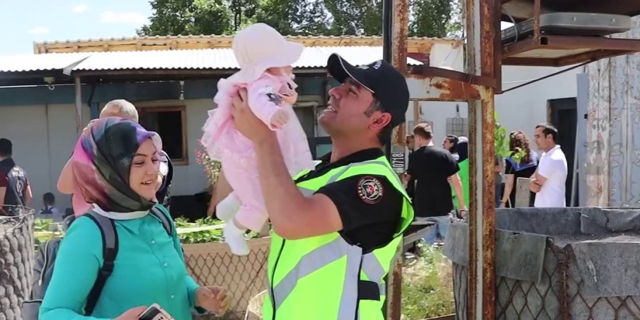 Ailelerinin bindiği araçlar için polis telsizinden şüpheli ihbarı yapıldı