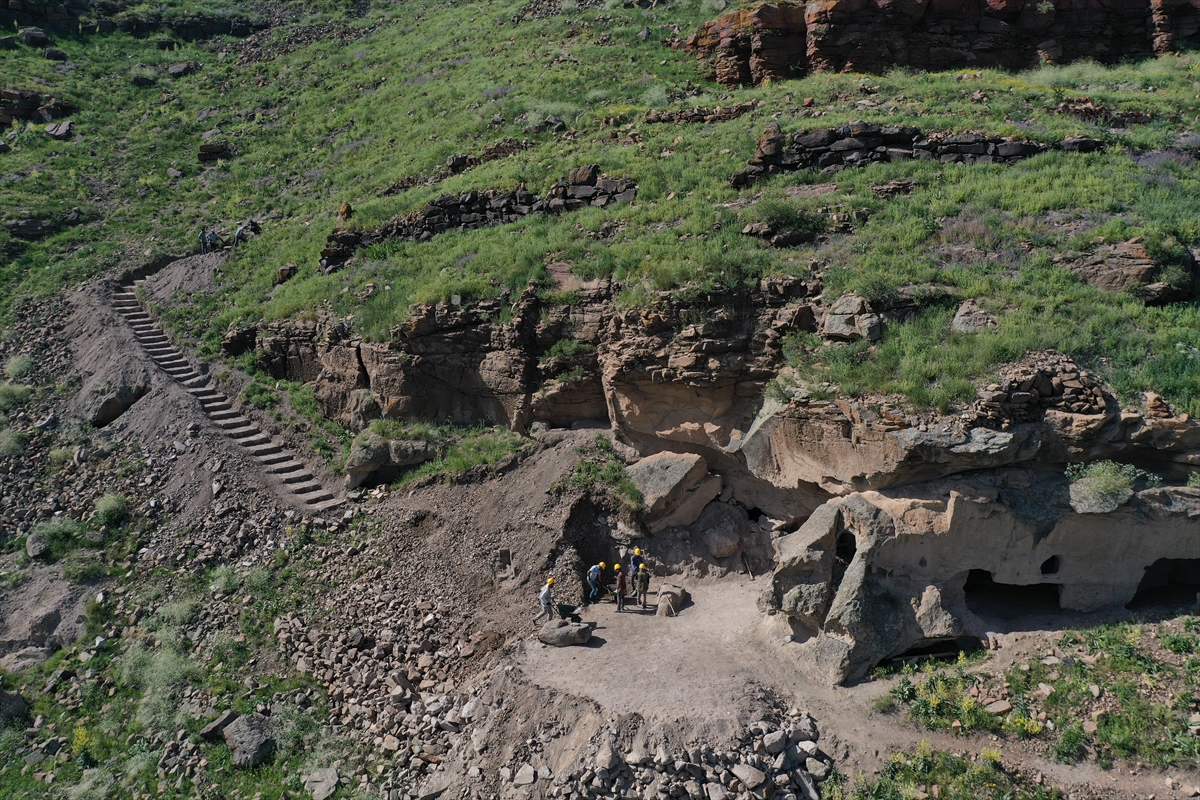 Kars'taki mağara turizme kazandırılıyor