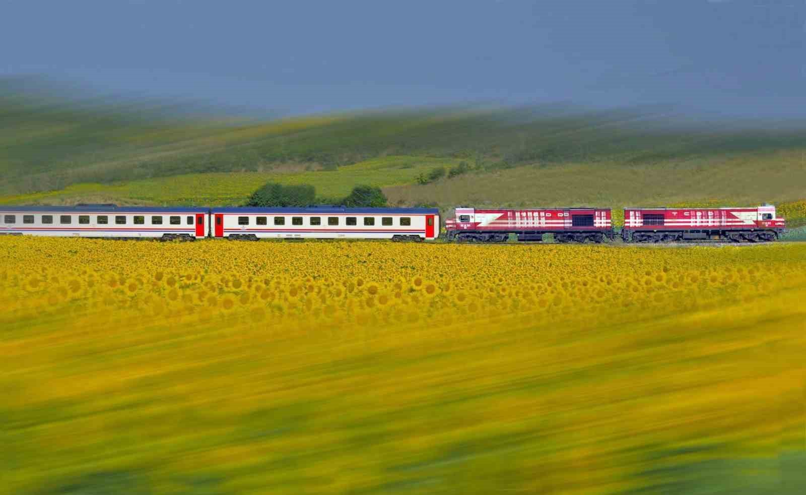 Turistik Tatvan Treni yola çıkıyor