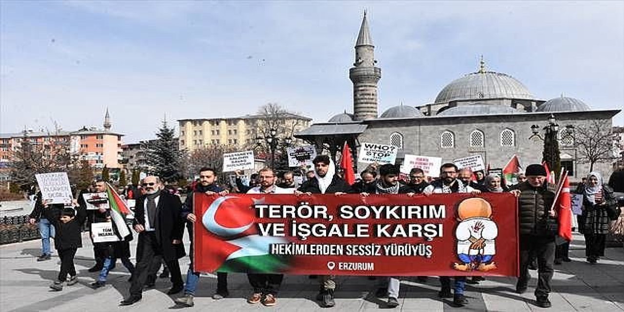 Erzurum'da sağlık çalışanları, Gazze için "sessiz yürüyüş" yaptı