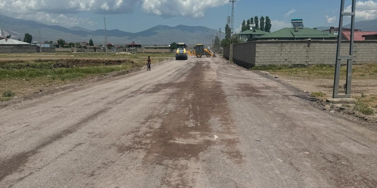 Doğubayazıt’ta yol çalışmaları başladı