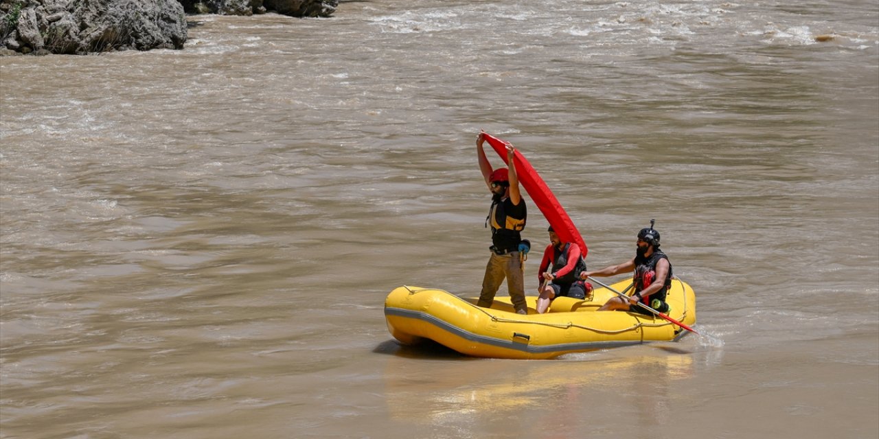 Hakkari'nin Çukurca ilçesindeki festivalde rafting ve off-road heyecanı yaşandı