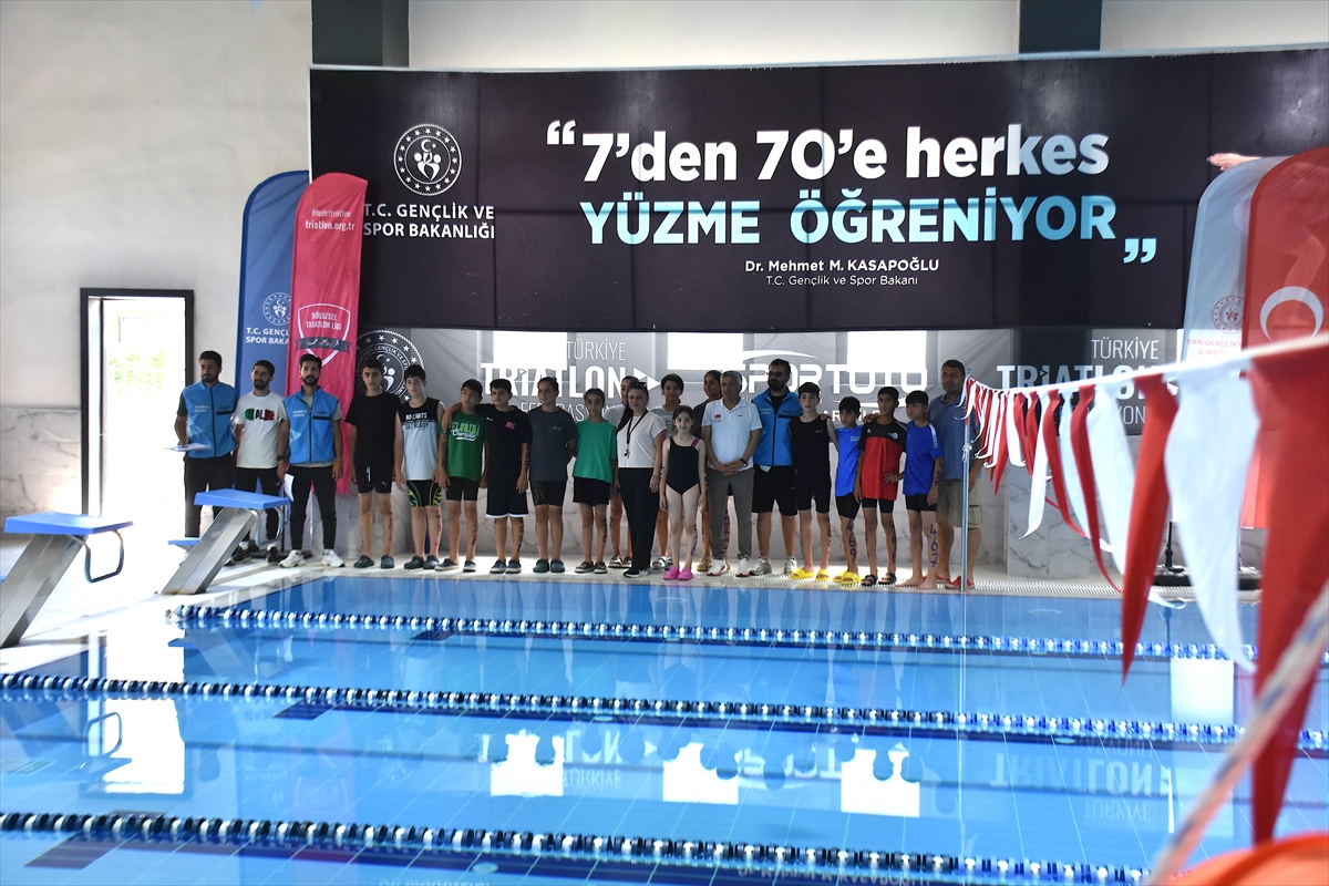 1. Etap Bölgesel Triatlon yarışları Van'da düzenlendi