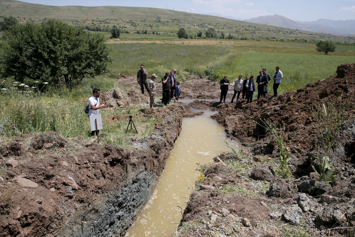 Hakkari'de kazı çalışmalarıyla deprem üretme potansiyeli olan fay hattı araştırılıyor