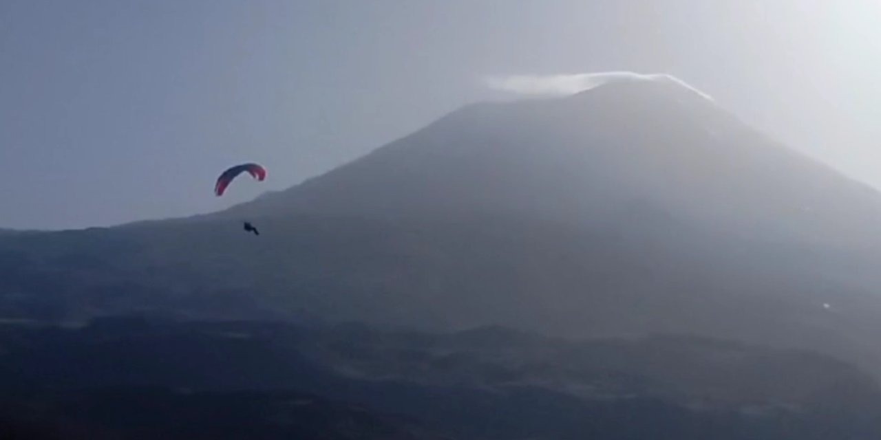 Ağrı Dağı'nda Yamaç Paraşütüyle Avrupa Rekoru Kırıldı