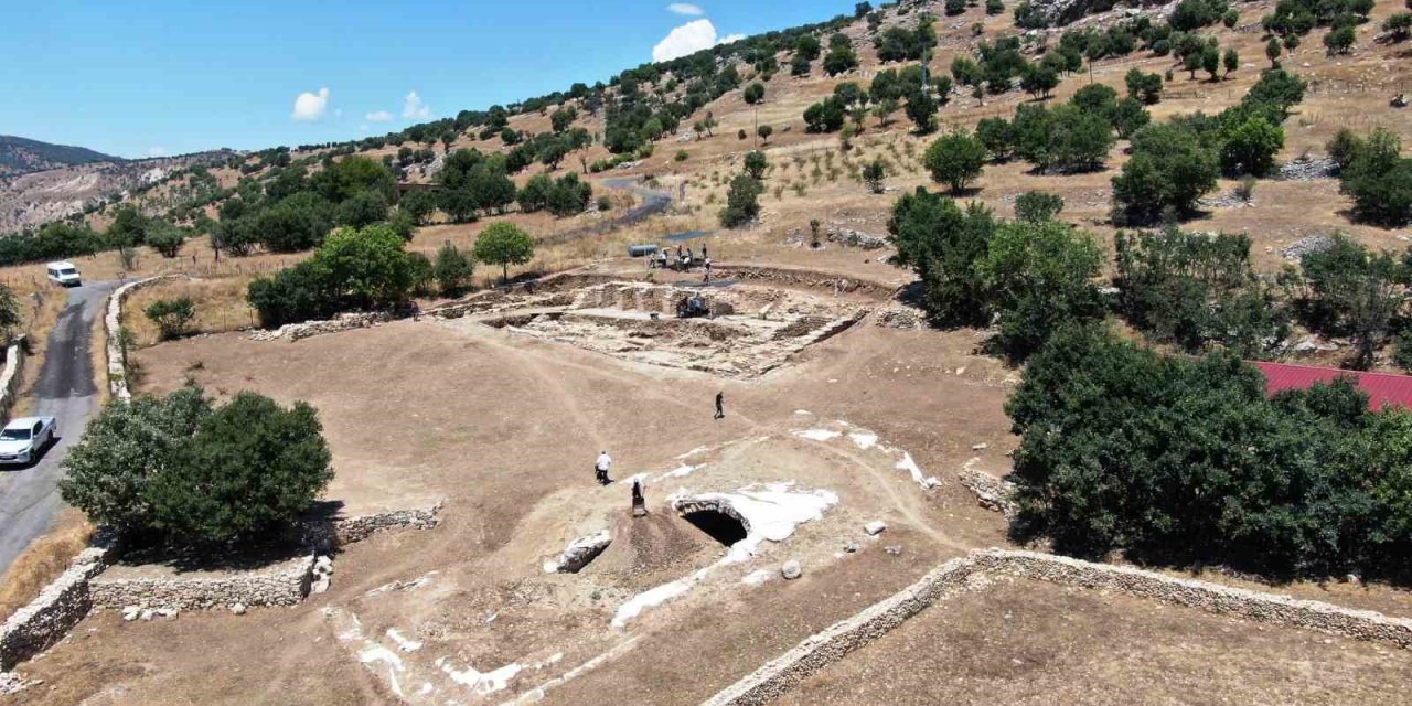 Diyarbakır’da bin 500 yıllık kilise kalıntısında yeni buluntular