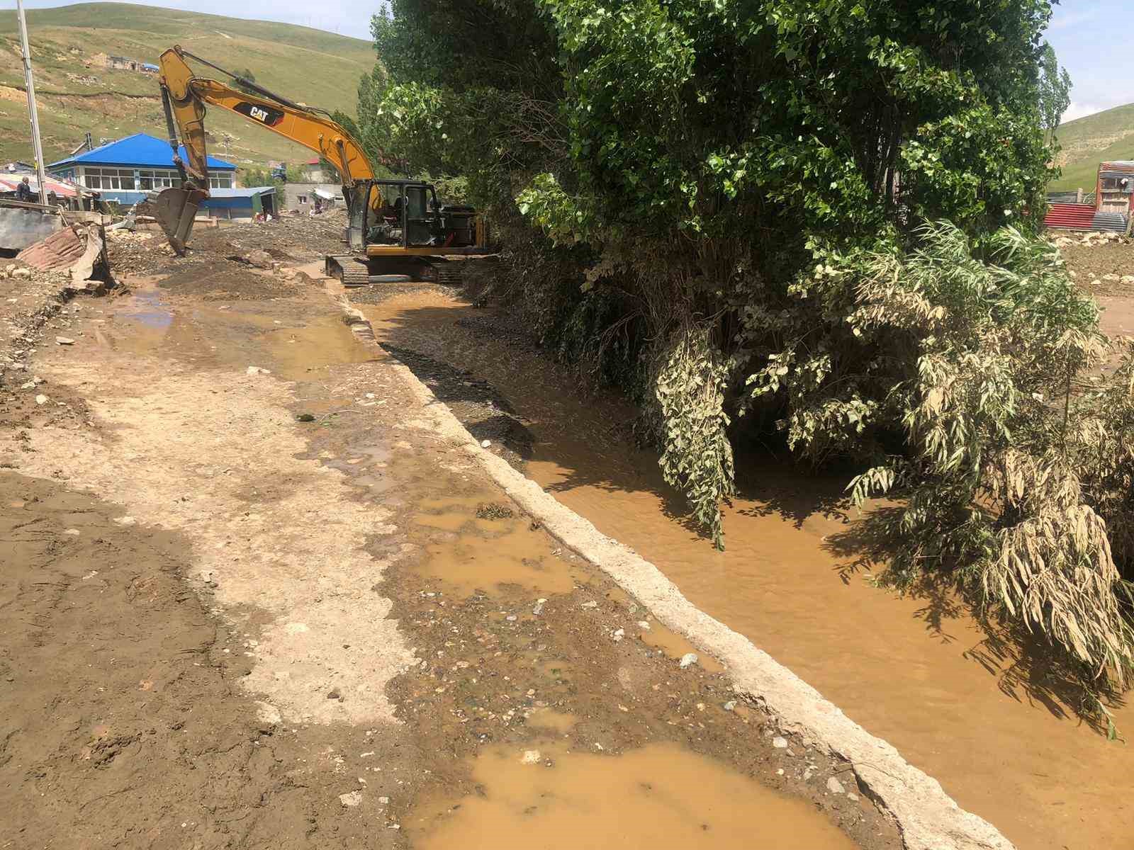 Erzurum'da selin verdiği hasar gün yüzü ile ortaya çıktı