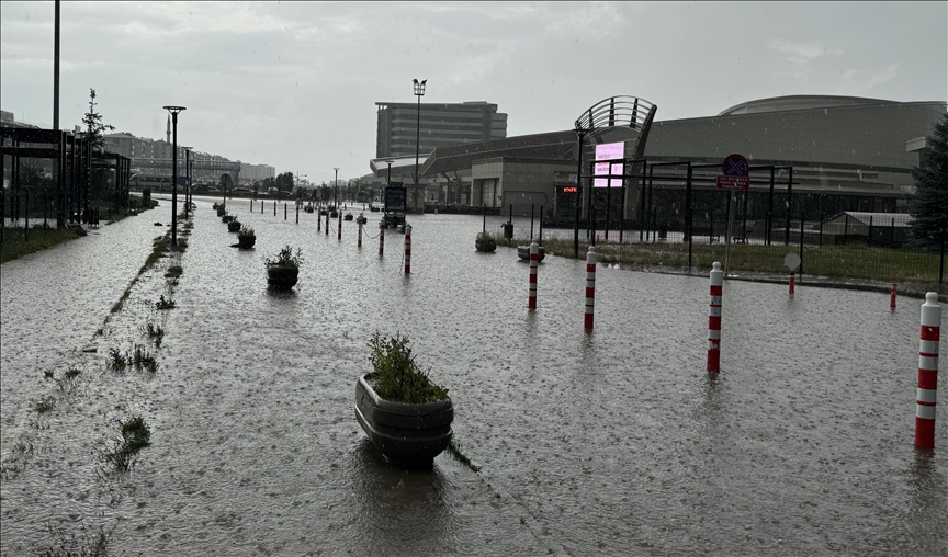 Meteorolojiden Erzurum, Kars, ve Ardahan kuvvetli yağış uyarısı