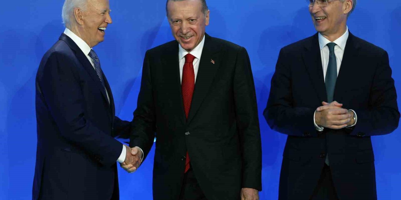 Cumhurbaşkanı Erdoğan, NATO Liderler Zirvesi’nin ilk oturumuna katıldı