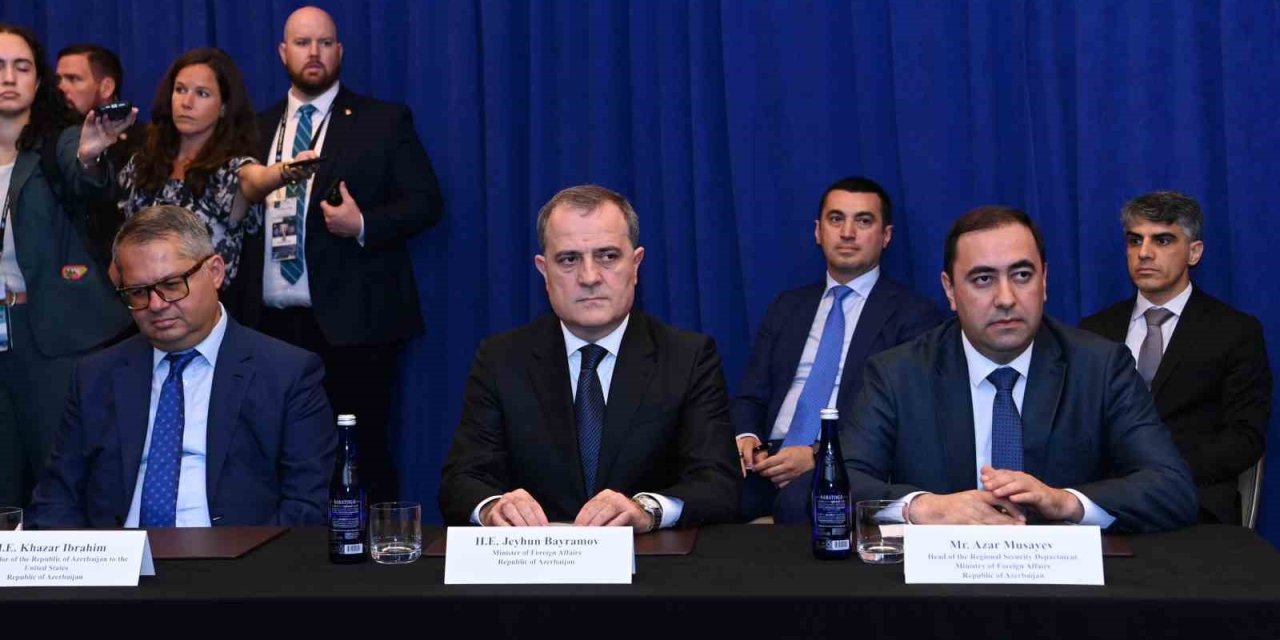Azerbaycan ve Ermenistan dışişleri bakanları ABD’de bir araya geldi