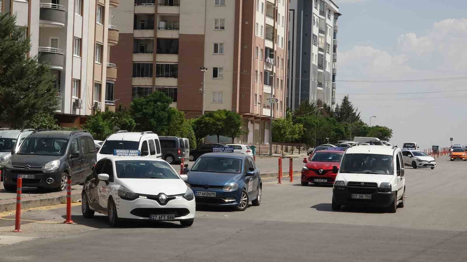 Direksiyon sınavında park manevrasında kalanlara ikinci şans verilecek