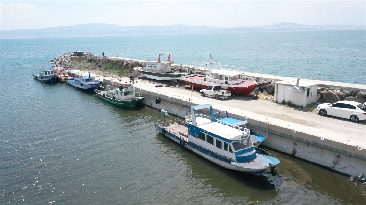 Van Gölü'nde av yasağı kalkıyor, balıkçılar heyecanlı