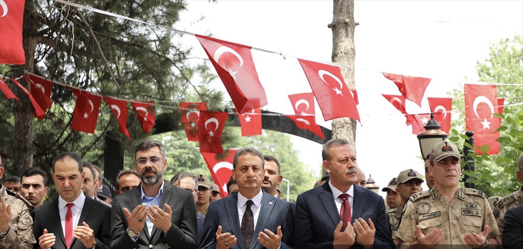 Bitlis'te şehitlik ziyaret edildi