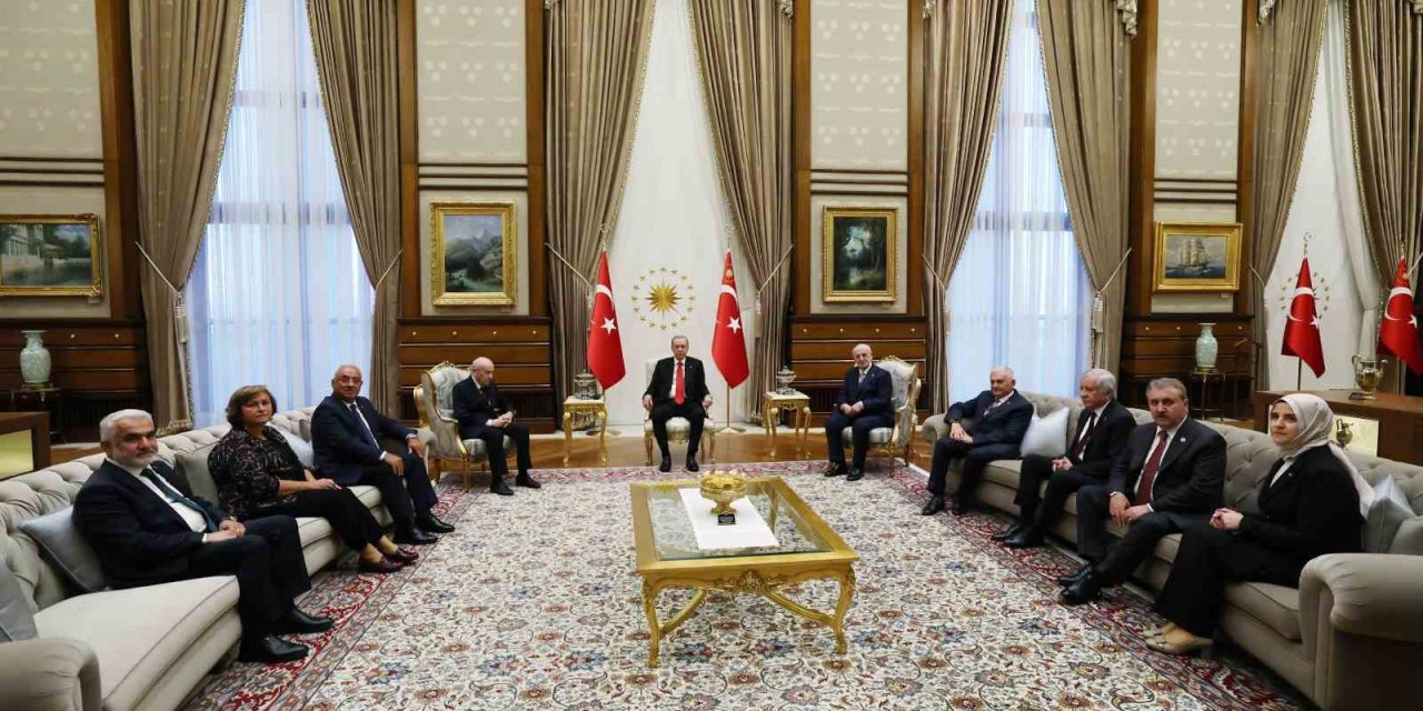 Cumhurbaşkanı Erdoğan, MHP lideri Bahçeli ve bazı siyasetçileri kabul etti