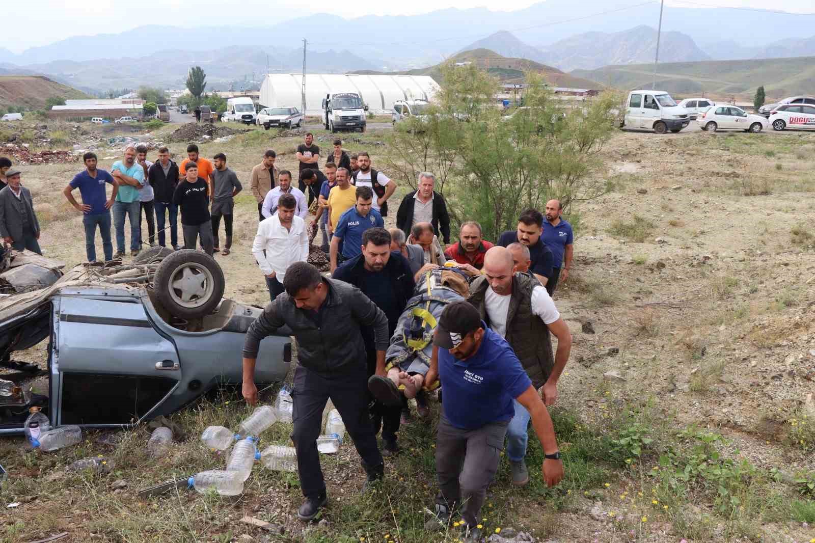 Erzurum’da otomobil ile kamyon çarpıştı: 3 yaralı