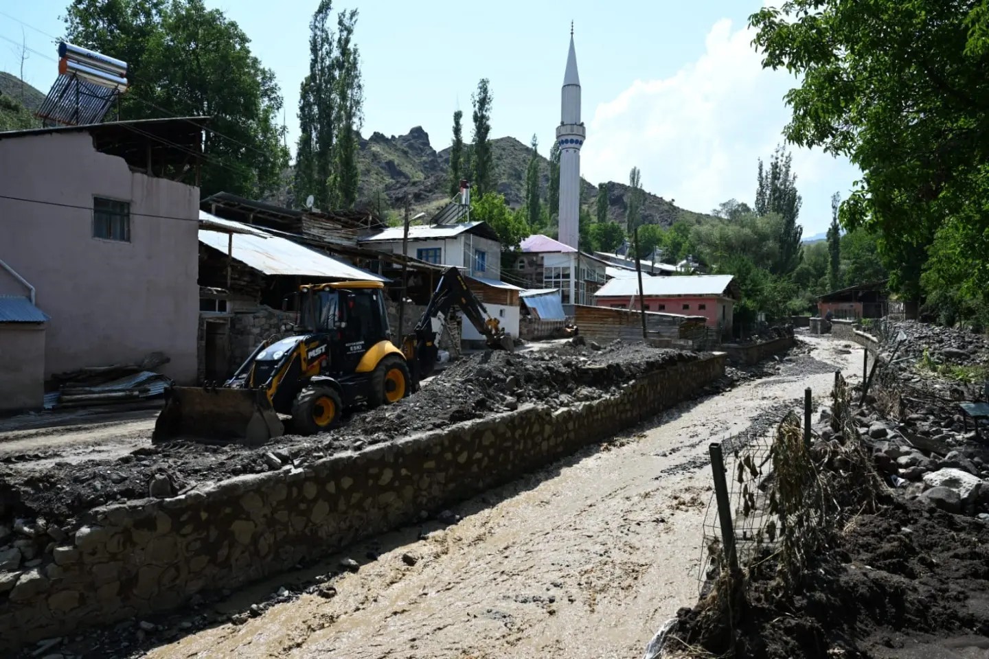 Erzurum'u sel vurdukça vurdu