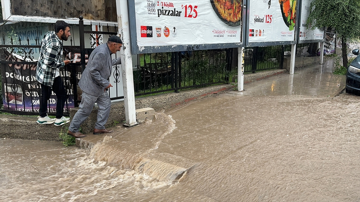 Erzurum'da şiddetli sağanak